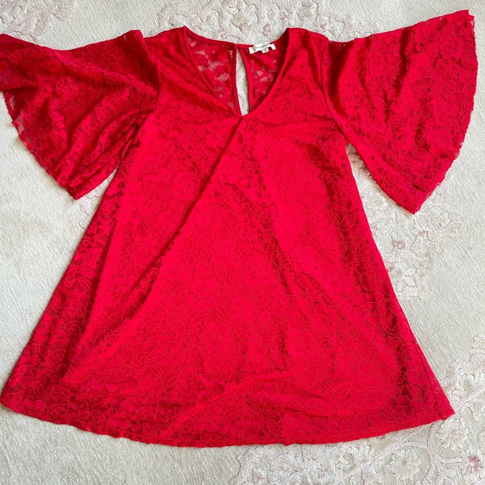 Francesca's Red Lace Bell Sleeve
Size: XS
Color: Red
Lace
Pre-owned